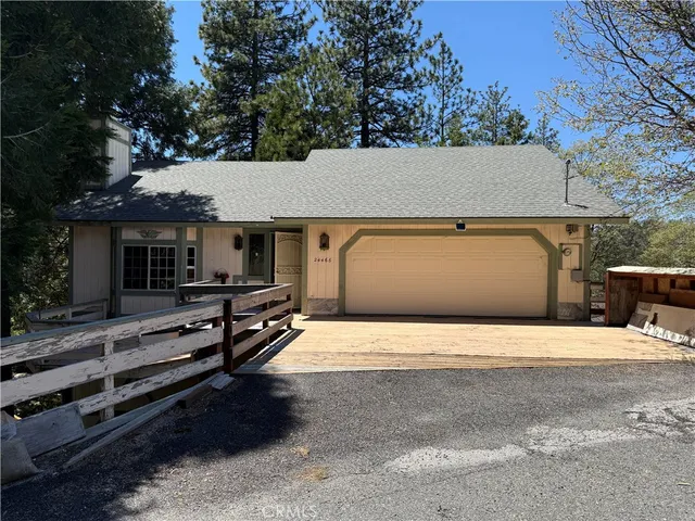 $2,700 | 24466 Horst Drive, Crestline, CA 92325