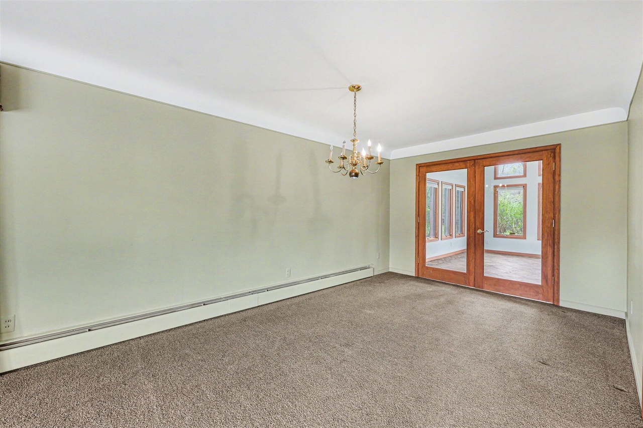 6595 Napier Road Plymouth, MI 48170 - Photo 8 of 36