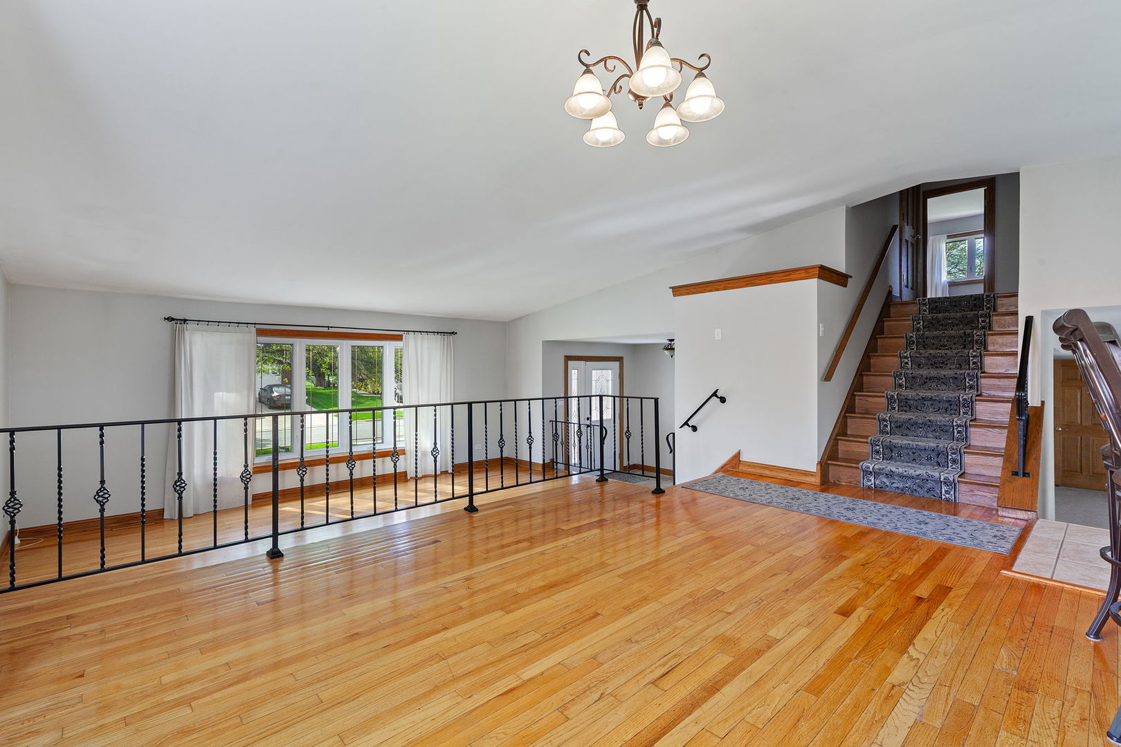 15325 Walnut Road Oak Forest, IL 60452 - Photo 11 of 27 Gallery Image 11