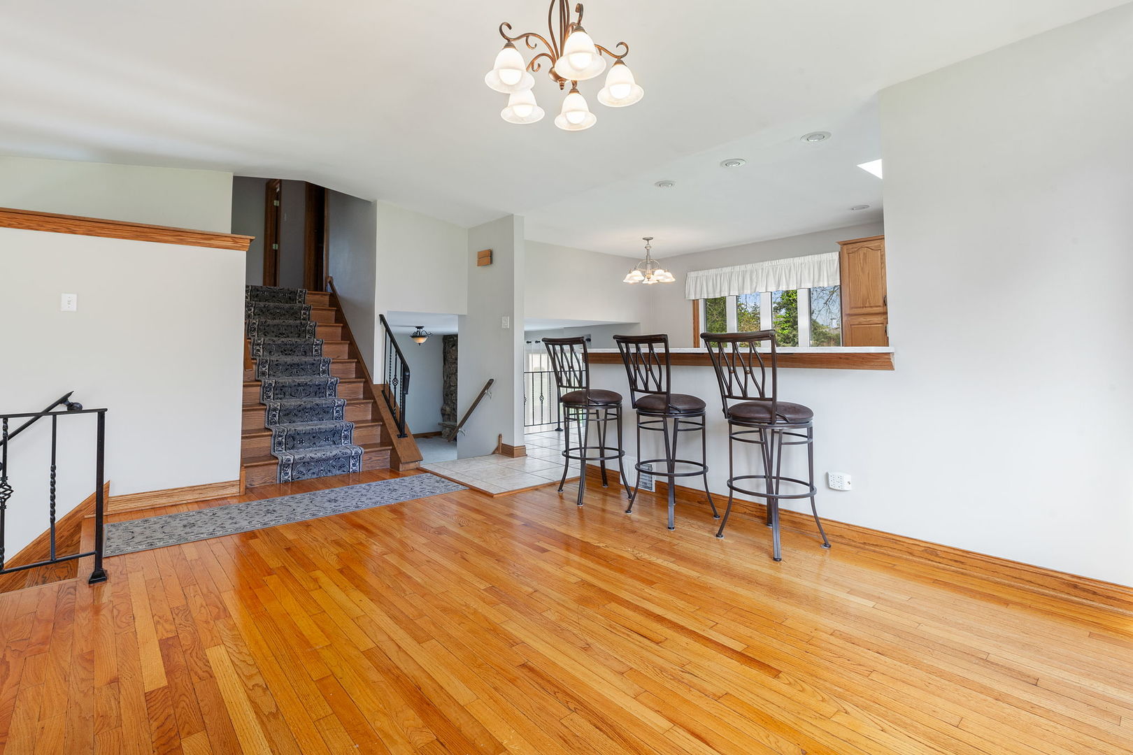 15325 Walnut Road Oak Forest, IL 60452 - Photo 12 of 27 Gallery Image 12