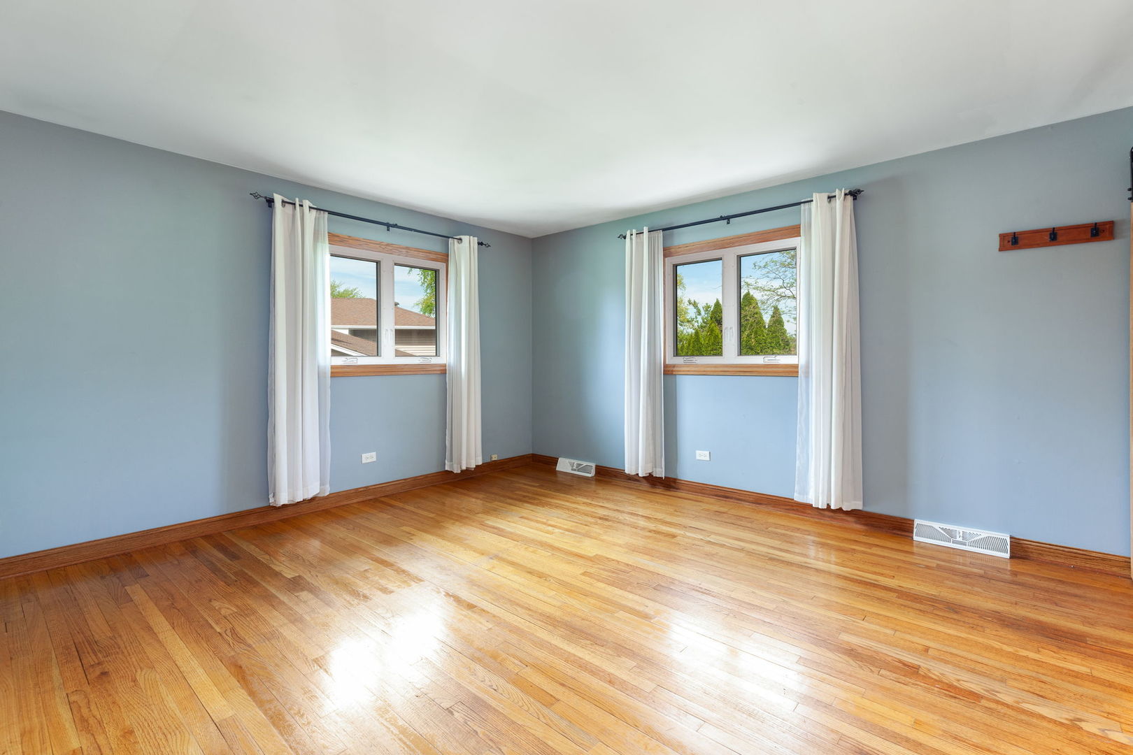 15325 Walnut Road Oak Forest, IL 60452 - Photo 17 of 27 Gallery Image 17