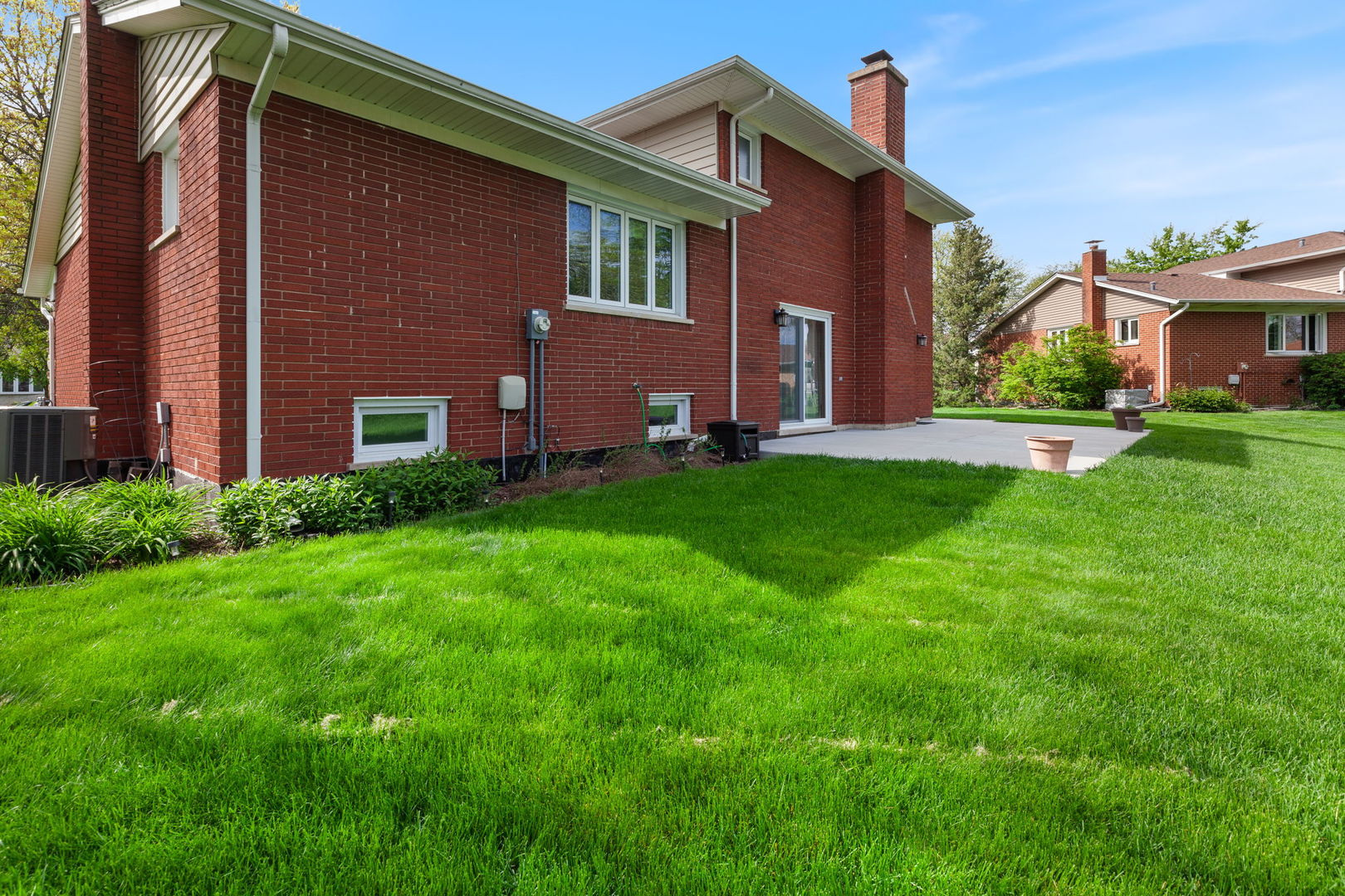 15325 Walnut Road Oak Forest, IL 60452 - Photo 3 of 27 Gallery Image 3