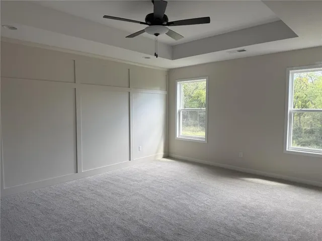 $549,950 | 8931 North Poplar Avenue, Kansas City, MO 64156