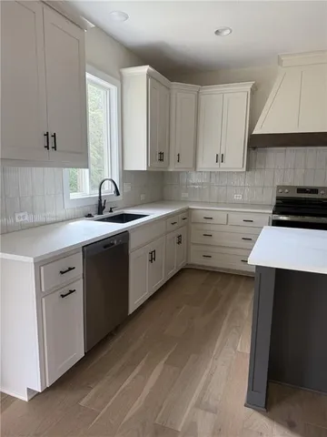 $549,950 | 8931 North Poplar Avenue, Kansas City, MO 64156