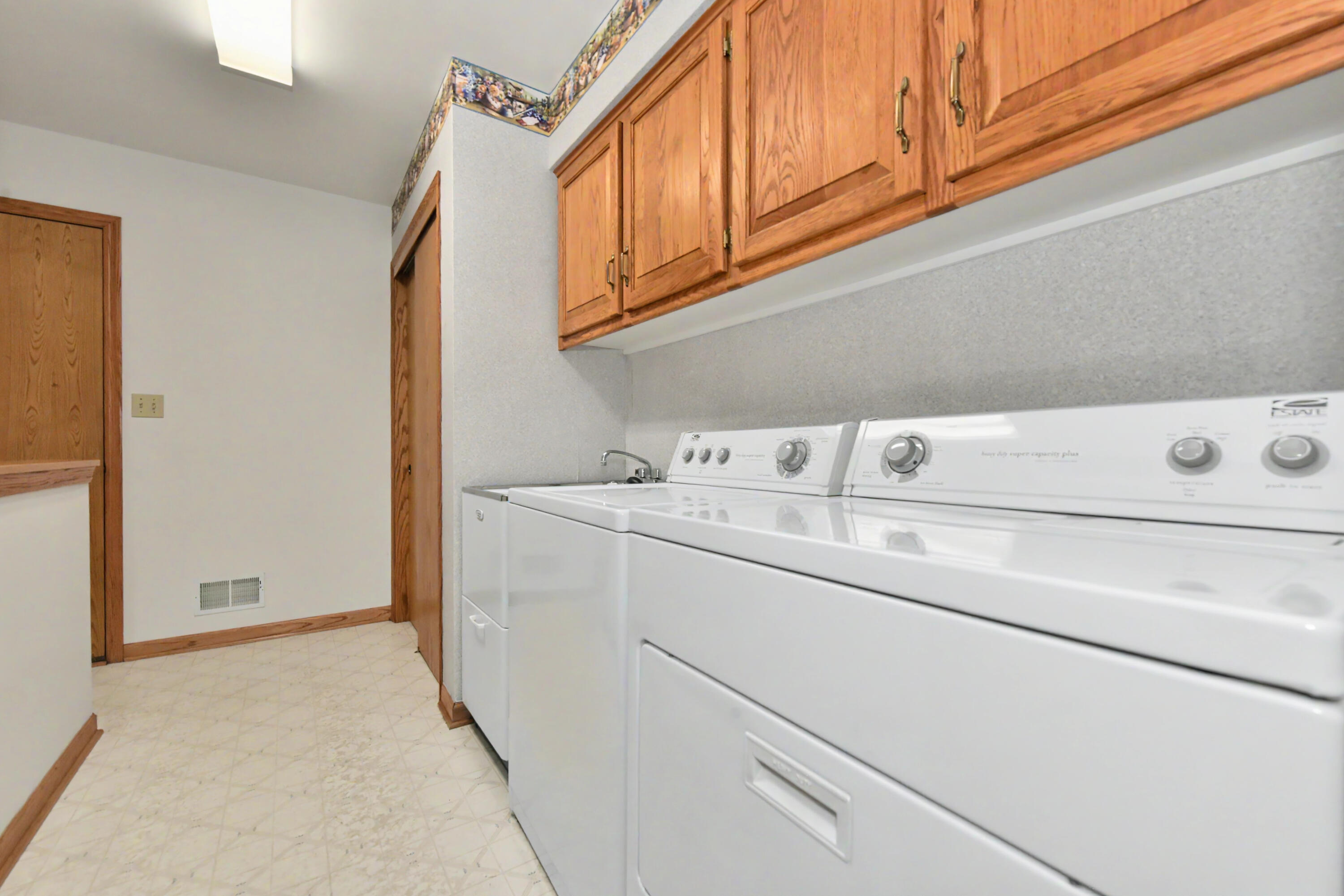 N22W26761 Shooting Star Road Pewaukee, WI 53072 - Photo 20 of 47 DSC_8211