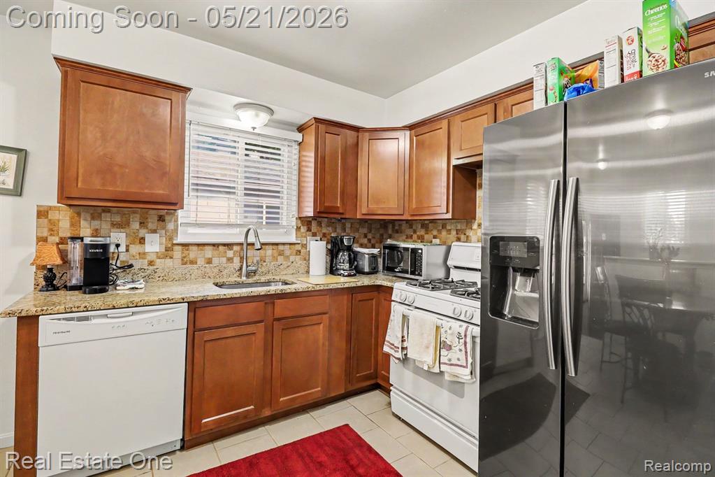 6305 Beech Daly Road Taylor, MI 48180 - Photo 10 of 22