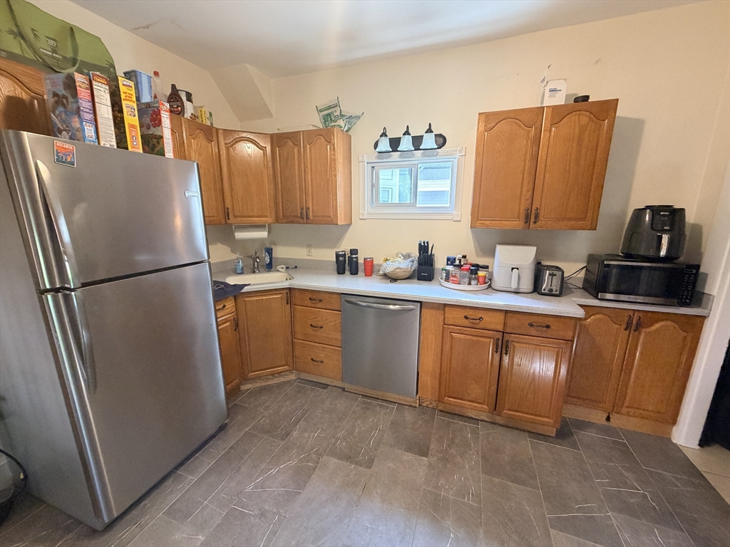 19 Berkeley Street, Unit 1 Somerville, MA 02143 - Photo 2 of 12