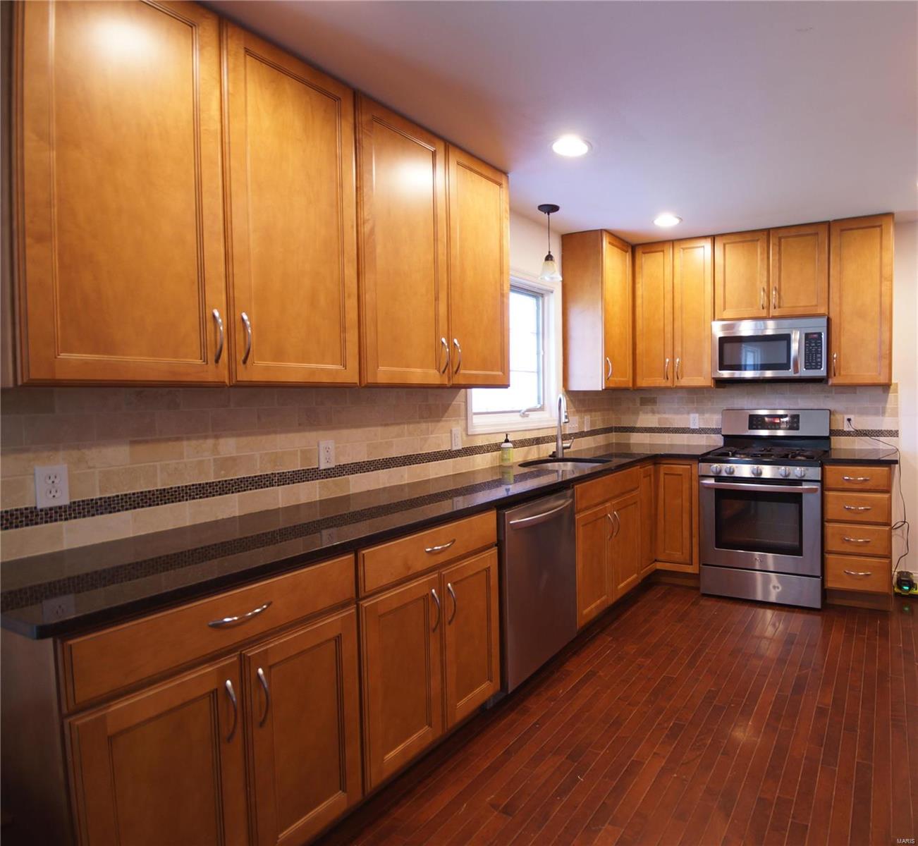 4208 Ringer Road St. Louis, MO 63129 - Photo 3 of 21 Gallery Image 3