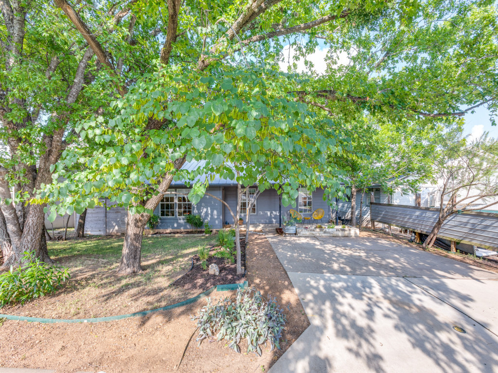 1705 Adriane Drive Austin, TX 78721 - Photo 18 of 31 a view of a out door space area