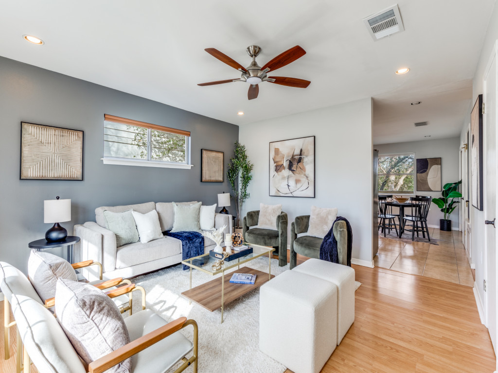 1705 Adriane Drive Austin, TX 78721 - Photo 2 of 31 a living room with furniture