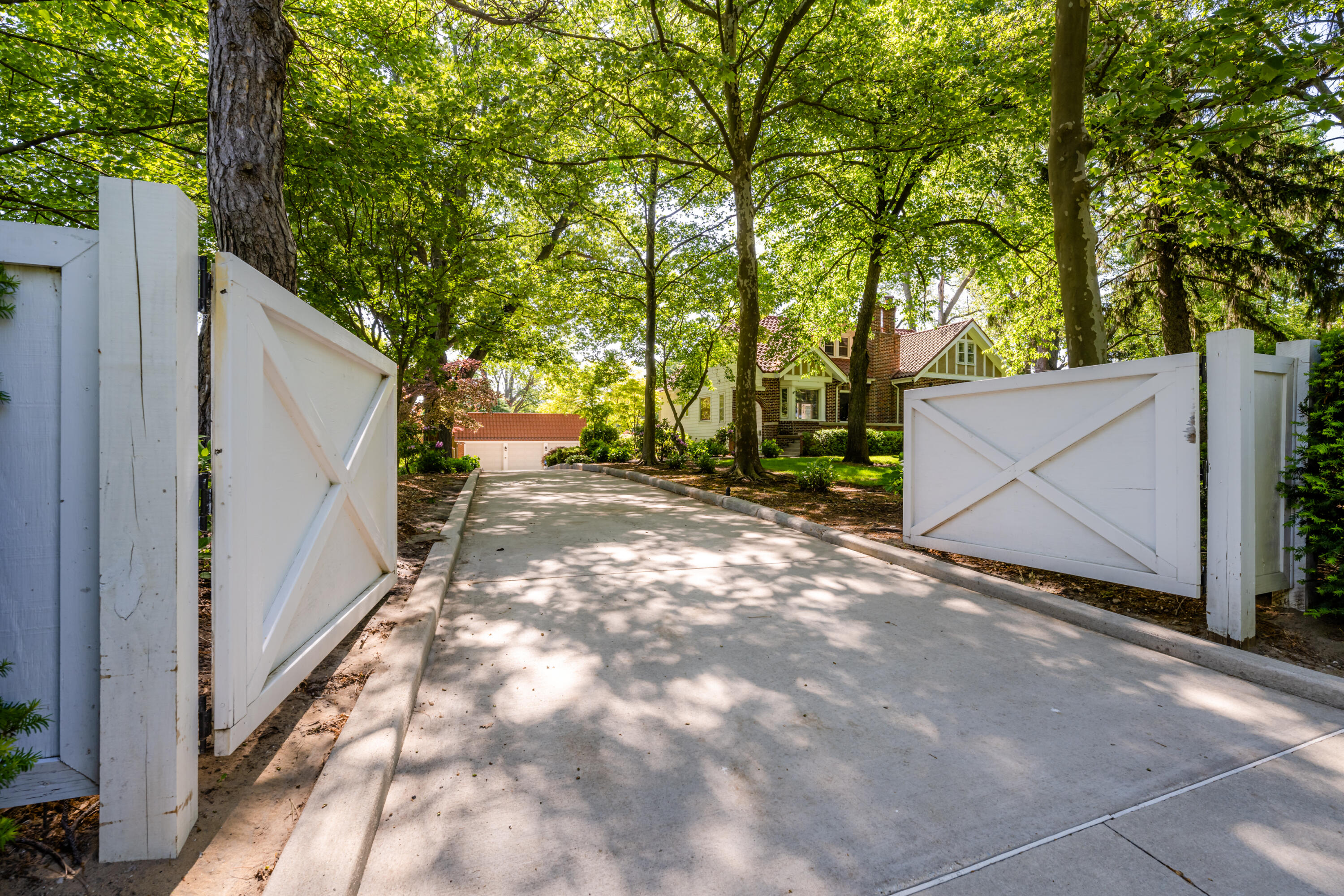 4453 Ridge Road Stevensville, MI 49127 - Photo 4 of 89 Front Gates