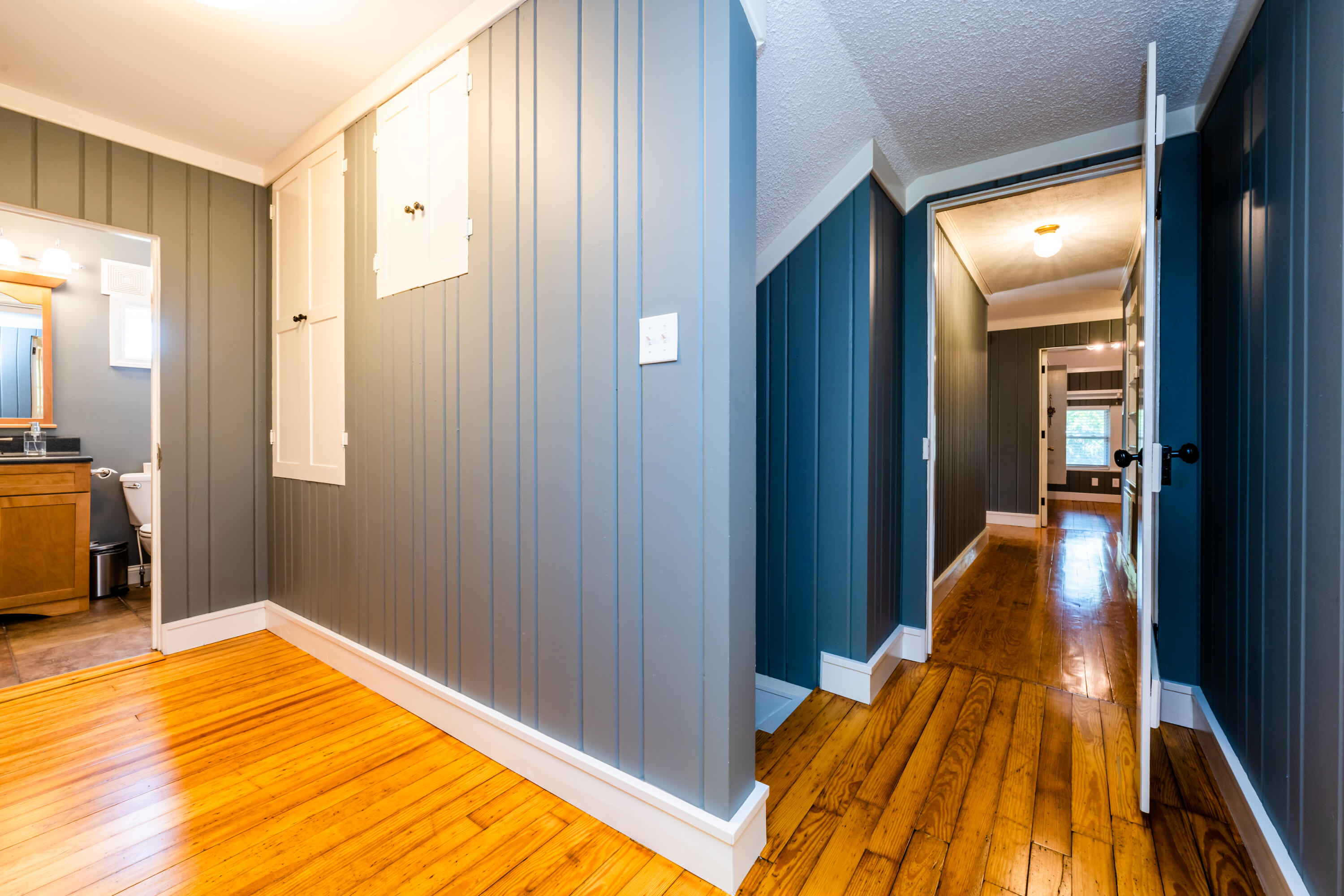4453 Ridge Road Stevensville, MI 49127 - Photo 41 of 89 Upstairs Hallway