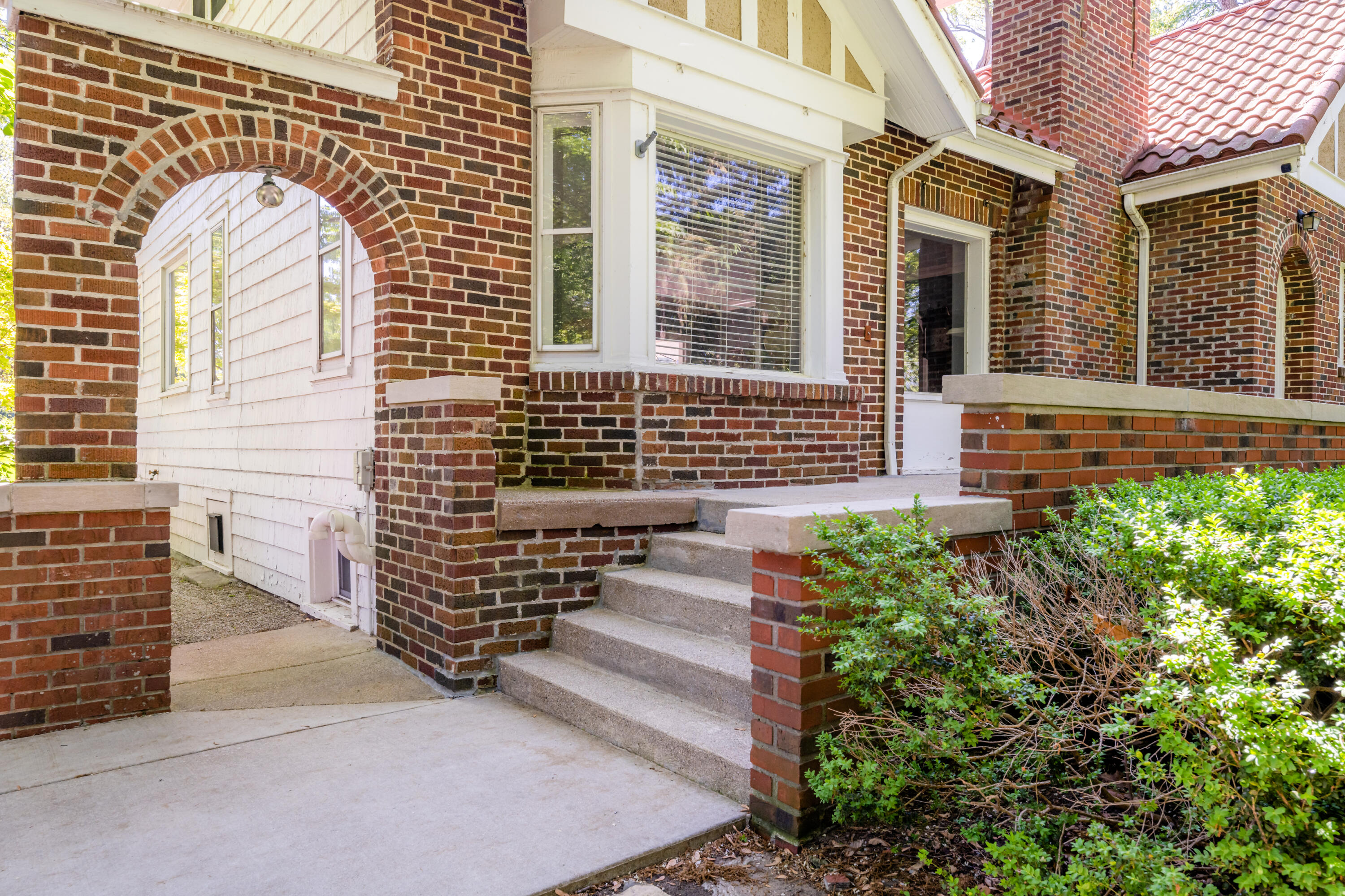 4453 Ridge Road Stevensville, MI 49127 - Photo 5 of 89 Front Porch