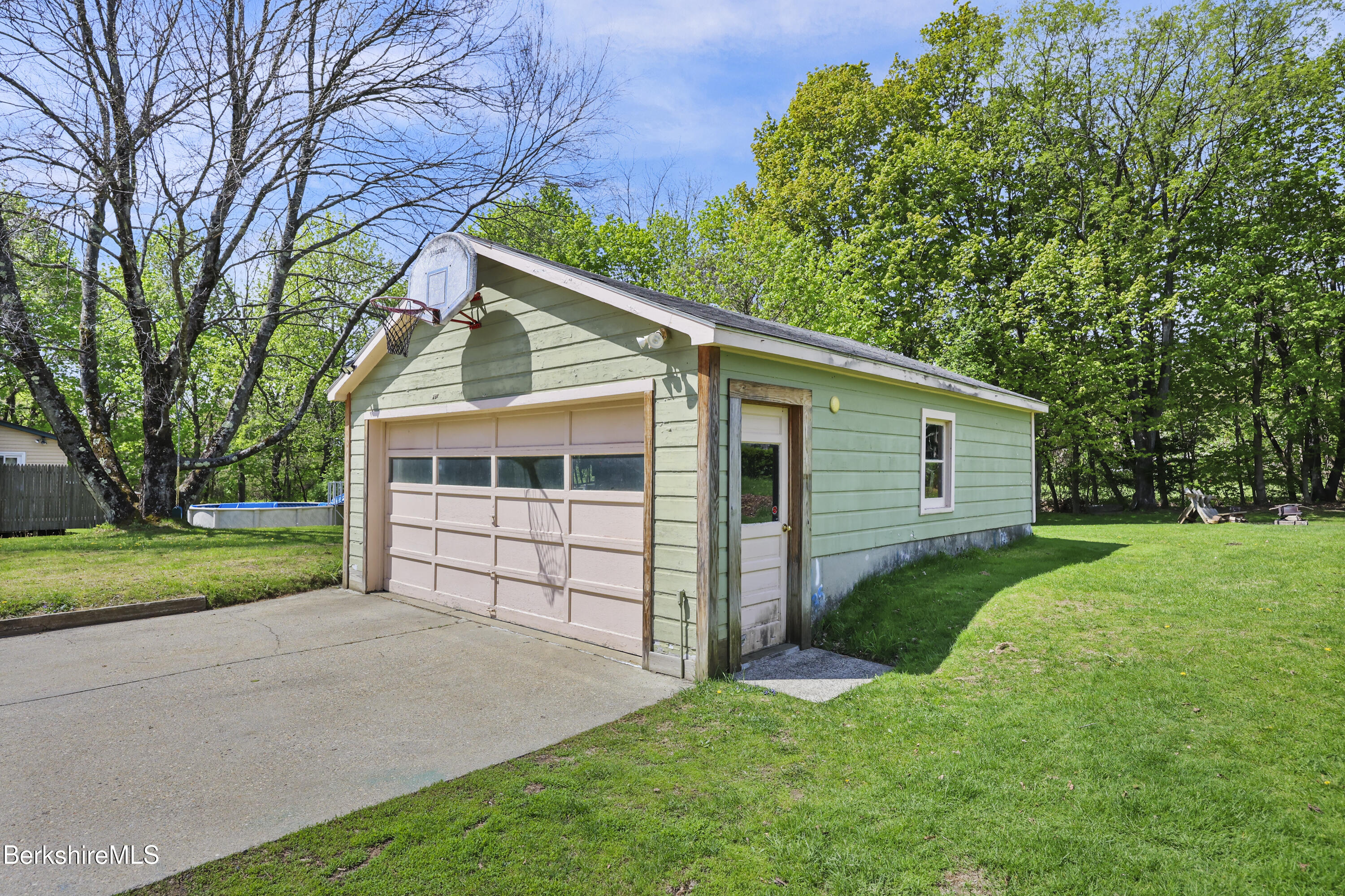 13 Simon Avenue Adams, MA 01220 - Photo 30 of 30 200 Garage