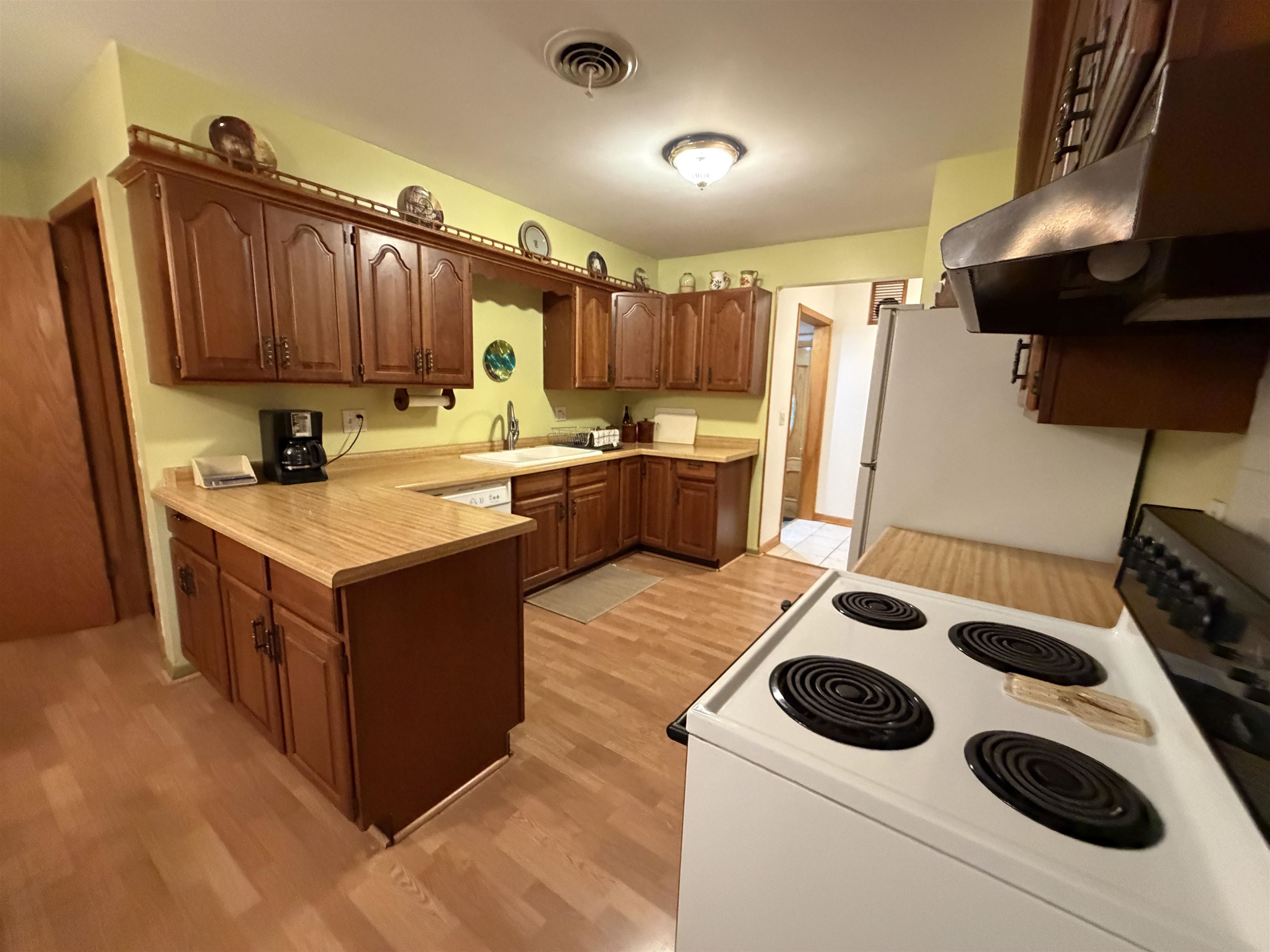 3414 Ruger Avenue Janesville, WI 53546 - Photo 10 of 33