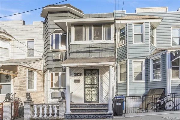 $1,100,000 | 58-29 60th Lane | Maspeth
