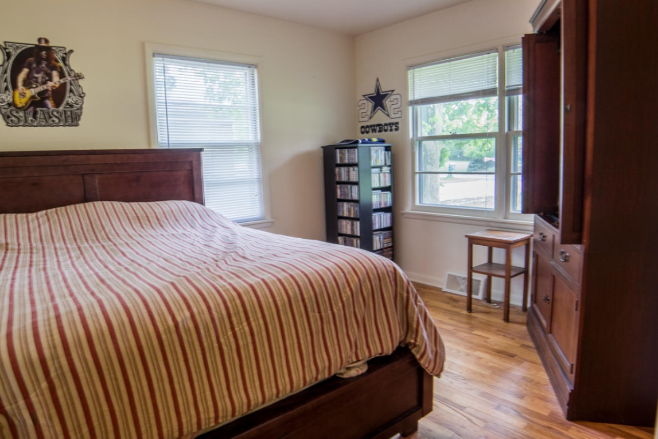 1447 Nelson Road St. Joseph, MI 49085 - Photo 10 of 19 Nelson_Room1