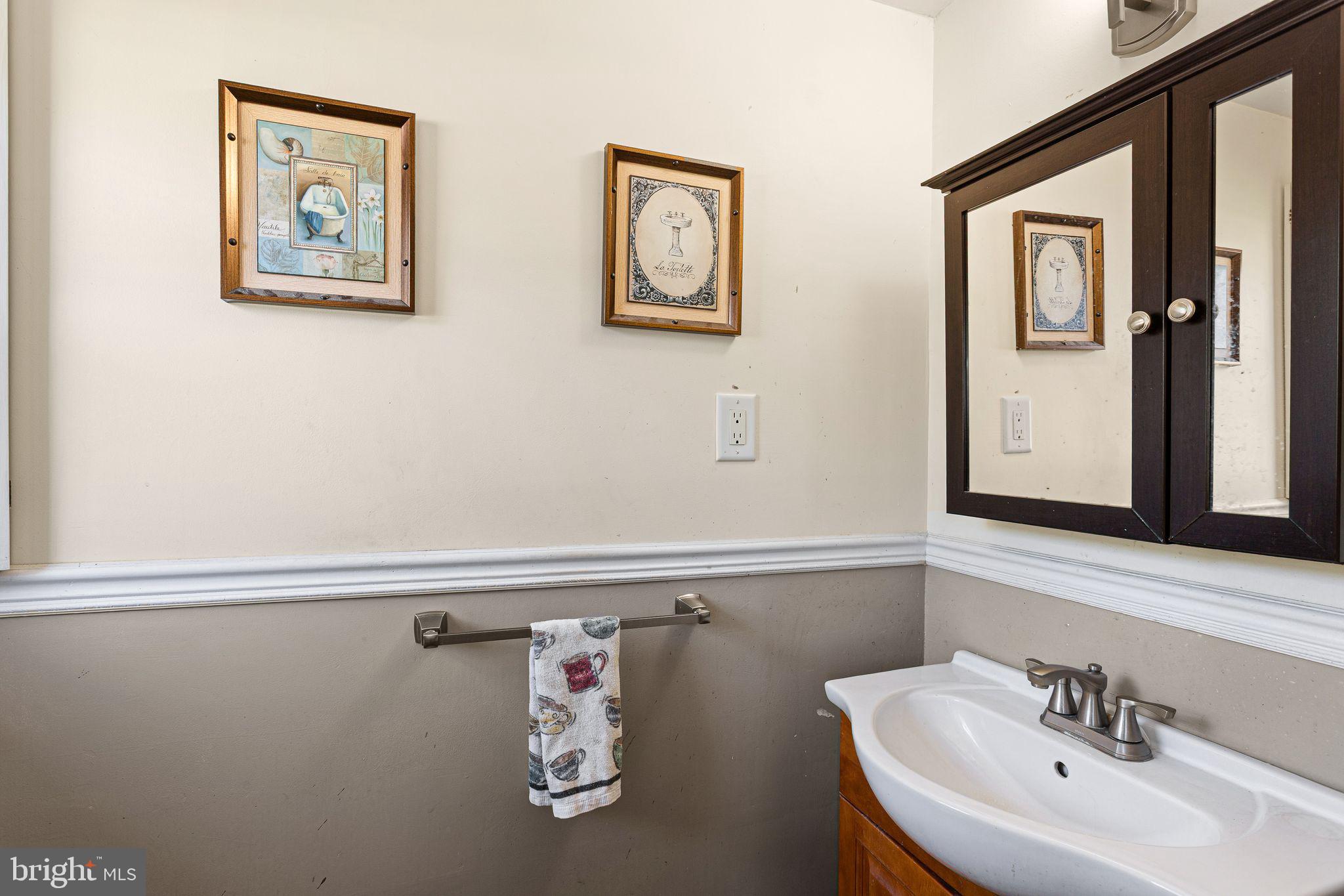 413 Howard Road Cherry Hill, NJ 08034 - Photo 10 of 36 Gallery Image 10