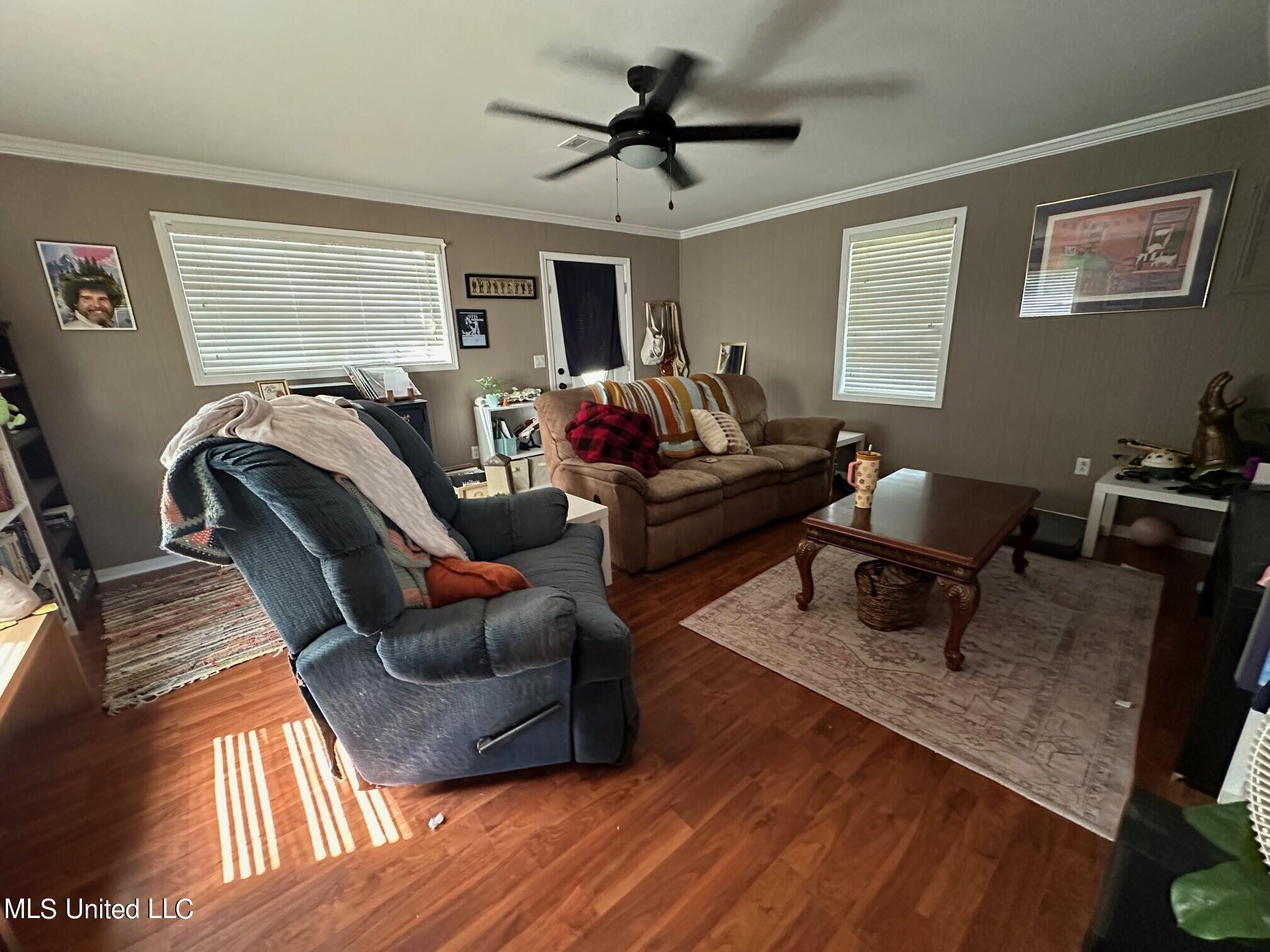 224 Ronaldman Road Cleveland, MS 38732 - Photo 3 of 14 Living Room