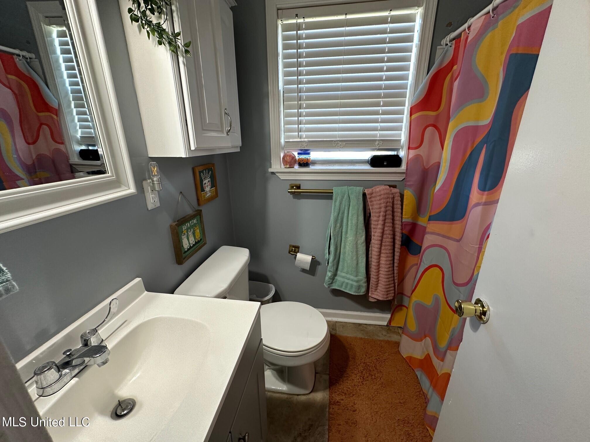 224 Ronaldman Road Cleveland, MS 38732 - Photo 8 of 14 Bathroom