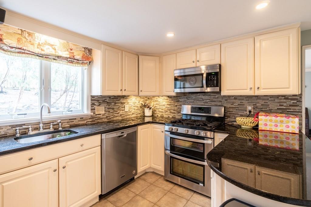 30 Governor Andrew Road Hingham, MA 02043 - Photo 11 of 35 Gallery Image 11
