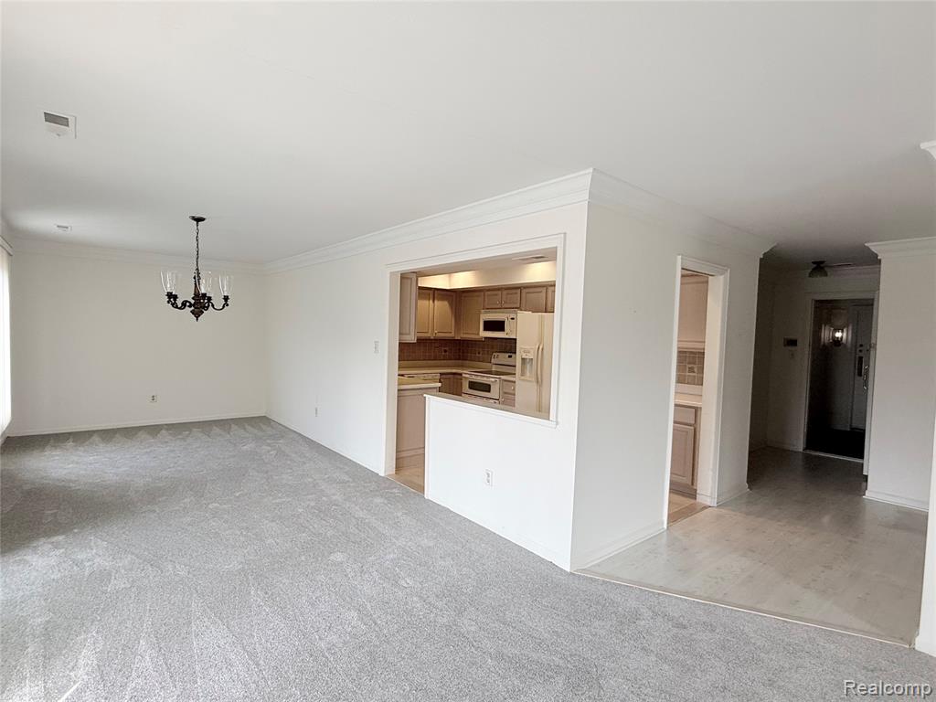 19710 West 13 Mile Road, Unit 201 Franklin, MI 48025 - Photo 5 of 34