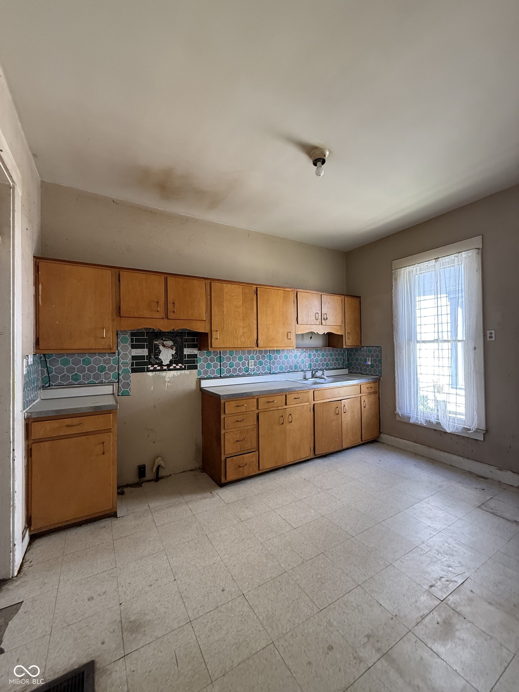 51 North Addison Street Indianapolis, IN 46222 - Photo 8 of 15