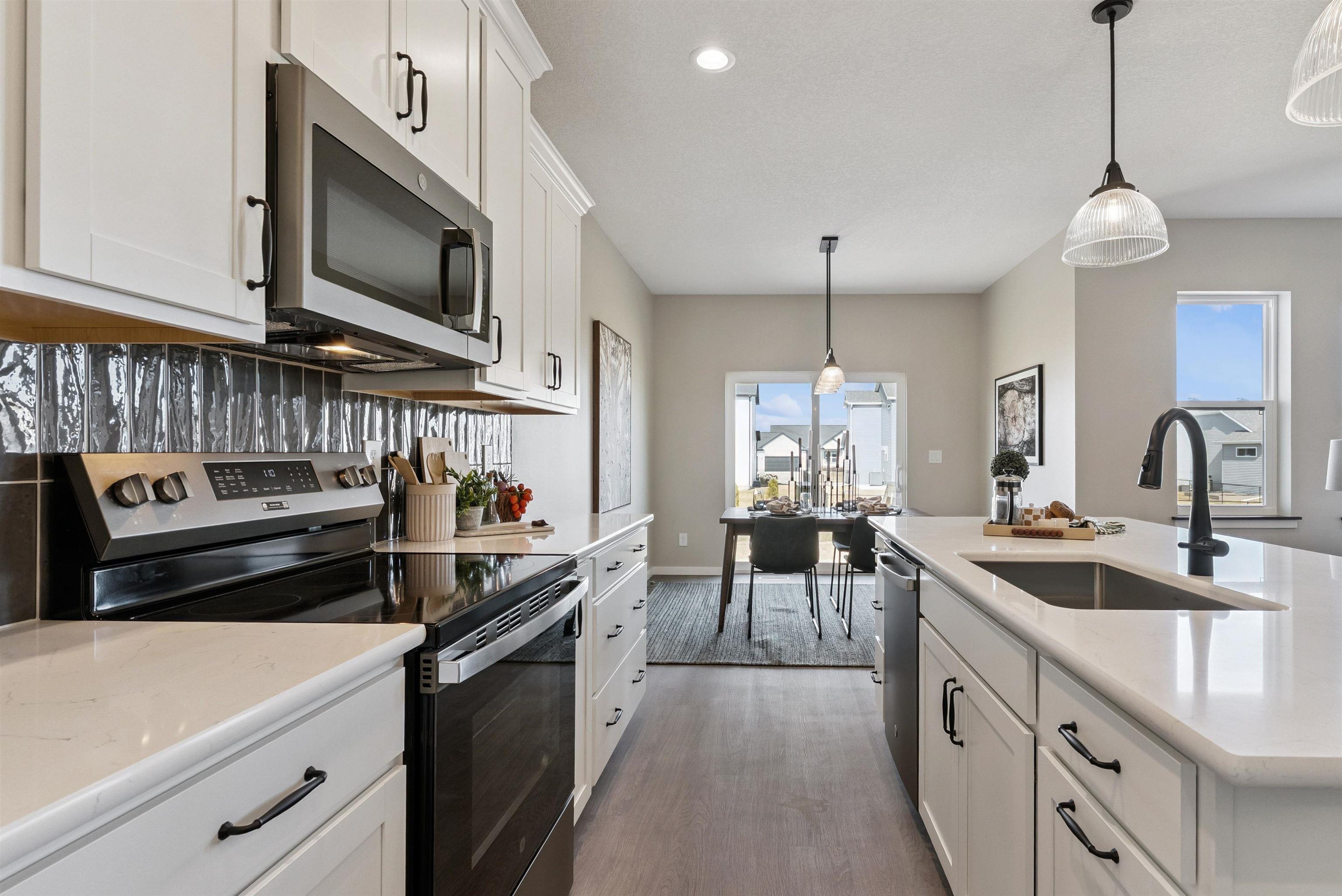 2807 Amber Valley Road Cedar Falls, IA 50613 - Photo 11 of 36 Gallery Image 11