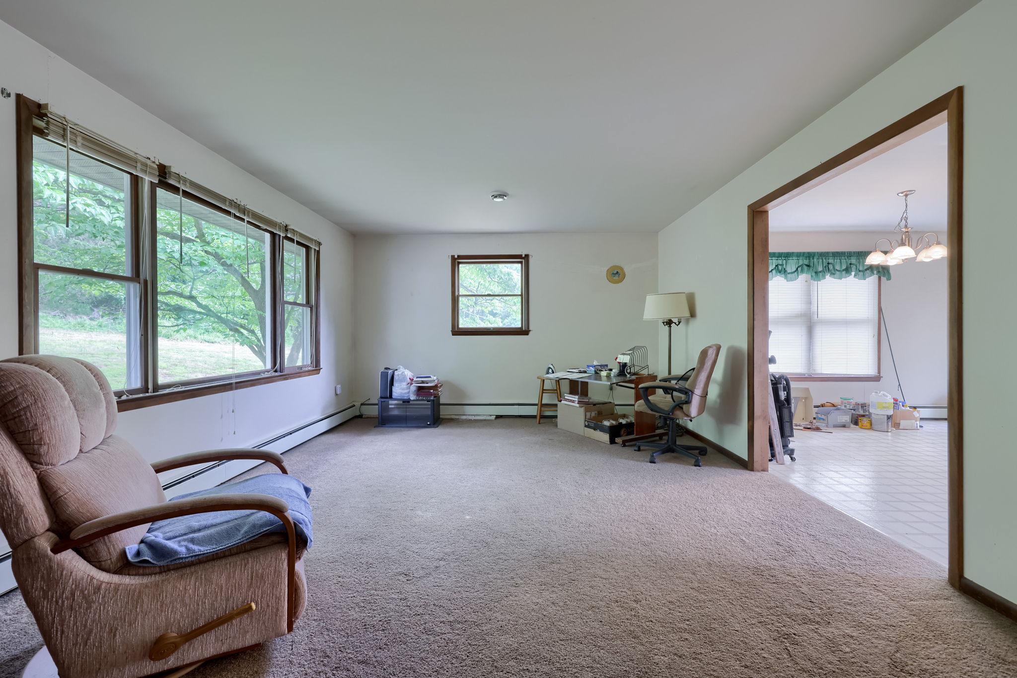 49 Preston Road Reading, PA 19608 - Photo 9 of 42 Living room