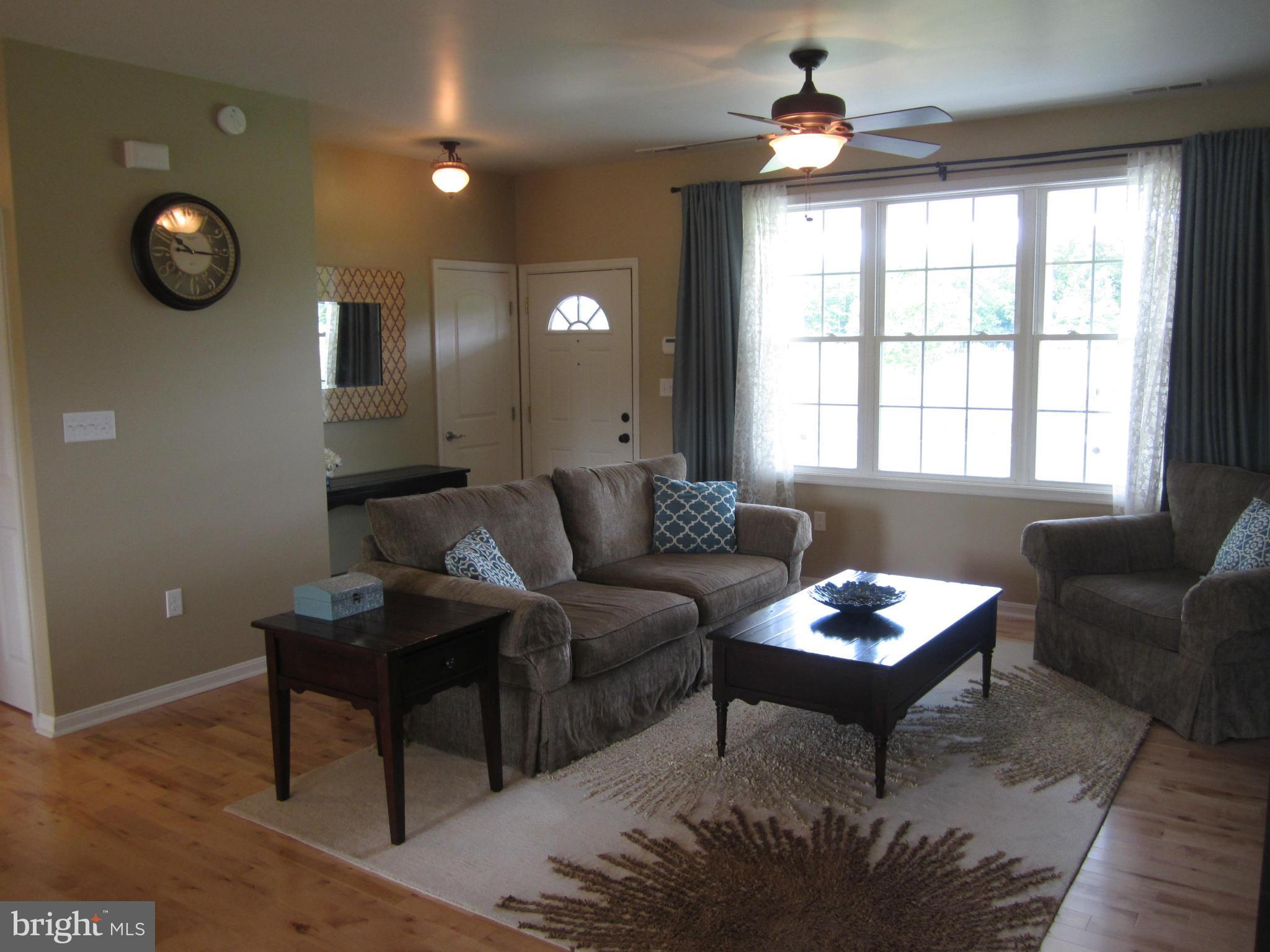 6811 Wrights Rest Road Hurlock, MD 21643 - Photo 14 of 22 Living Room
