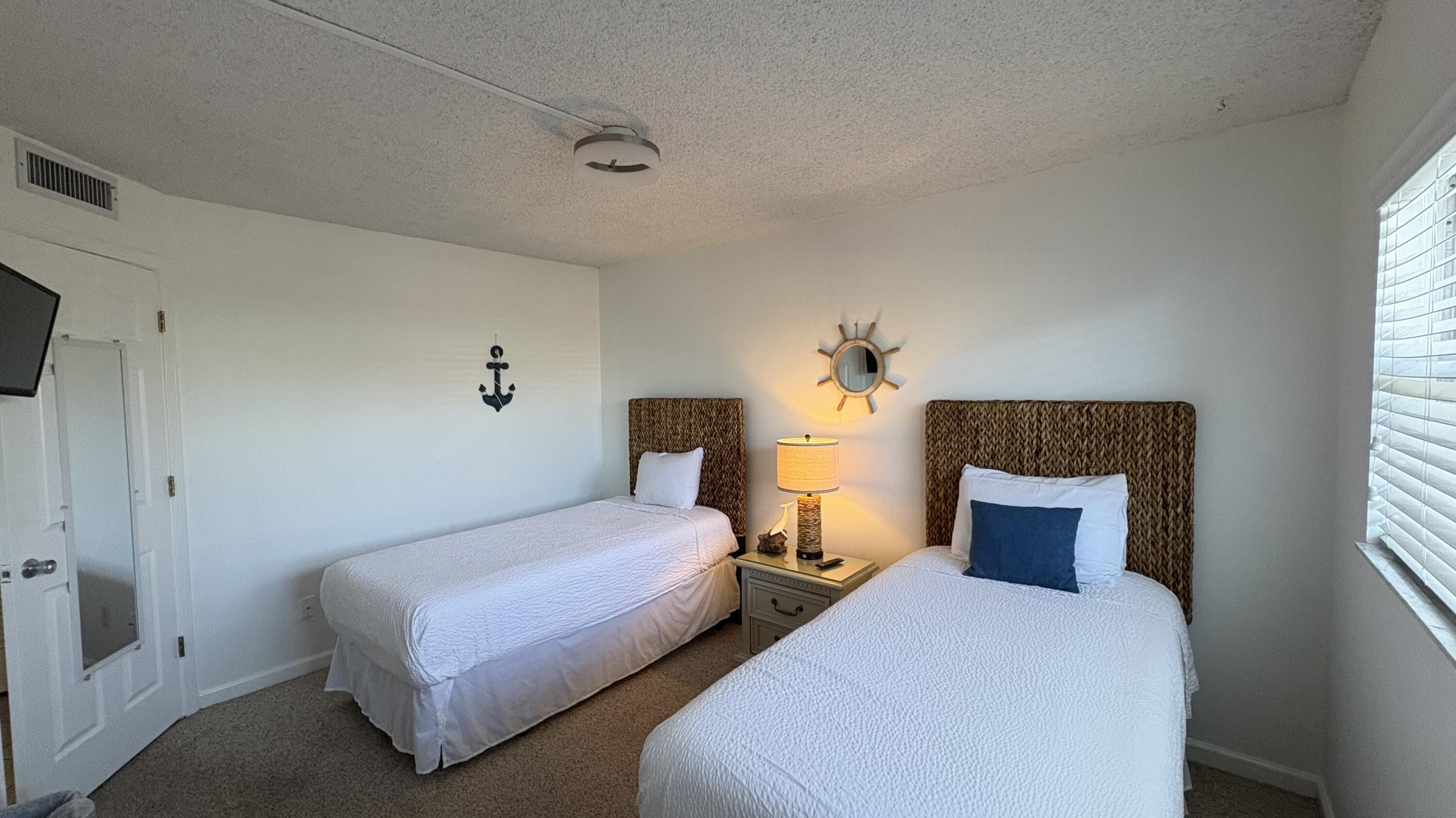 909 Santa Rosa Boulevard, Unit 328 Fort Walton Beach, FL 32548 - Photo 37 of 49 IMG_1157