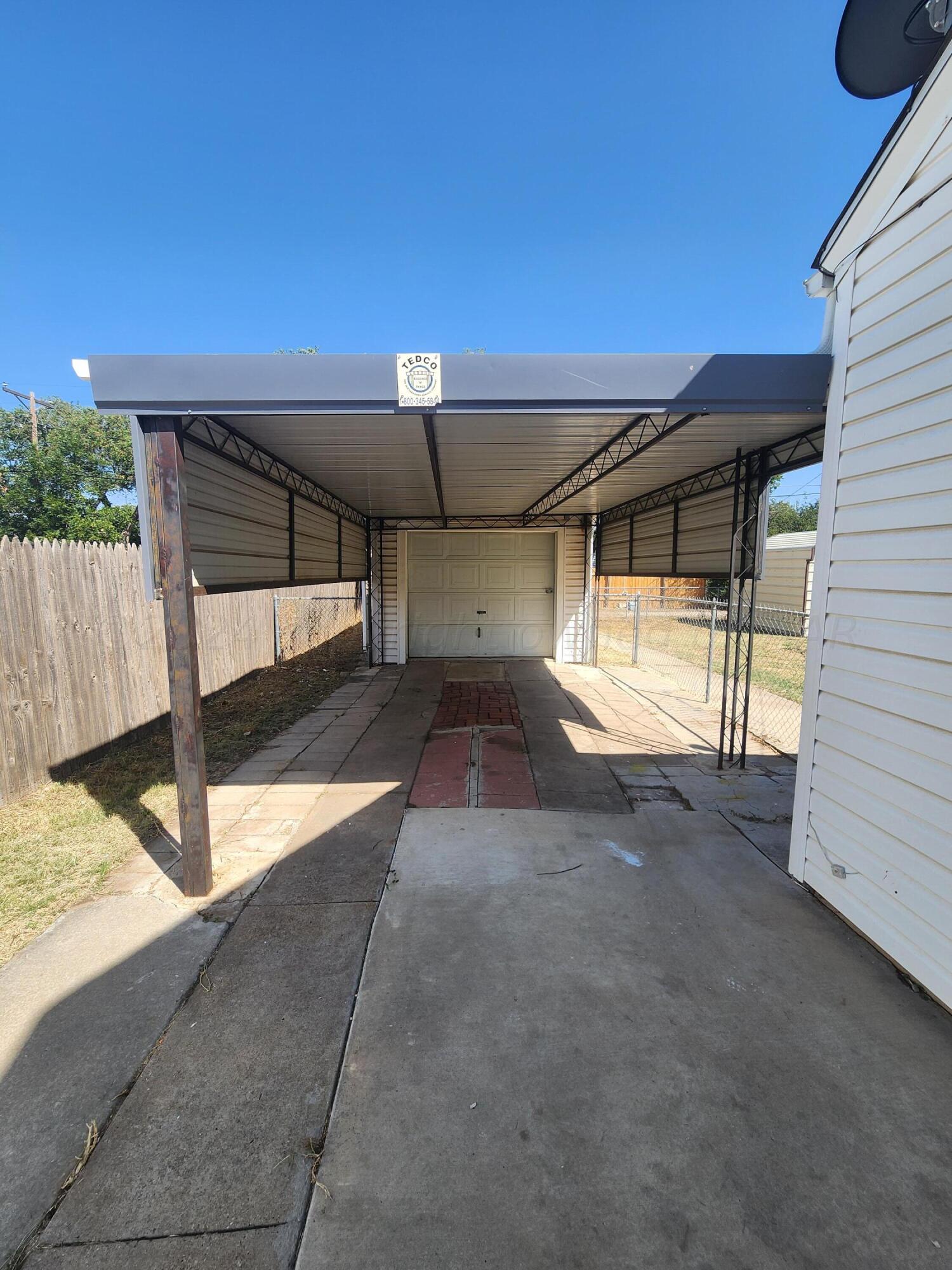 911 South Rusk Street Amarillo, TX 79102 - Photo 14 of 16 a view of a porch