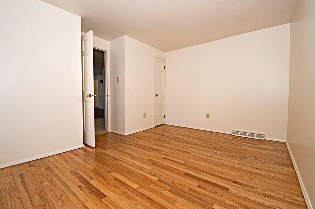 5155 Keiners Lane Pittsburgh, PA 15276 - Photo 11 of 25
