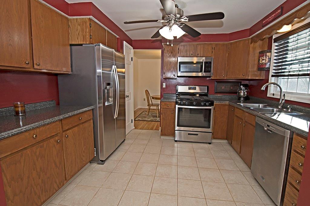 5155 Keiners Lane Pittsburgh, PA 15276 - Photo 8 of 25