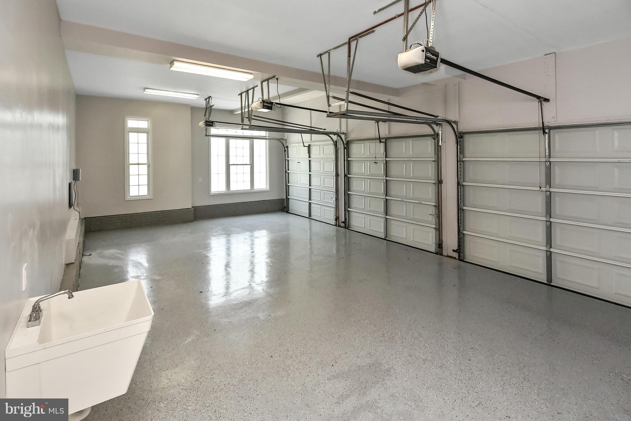 9 Johnson Mill Ridge Fredericksburg, VA 22406 - Photo 28 of 30 a view of a indoor garage