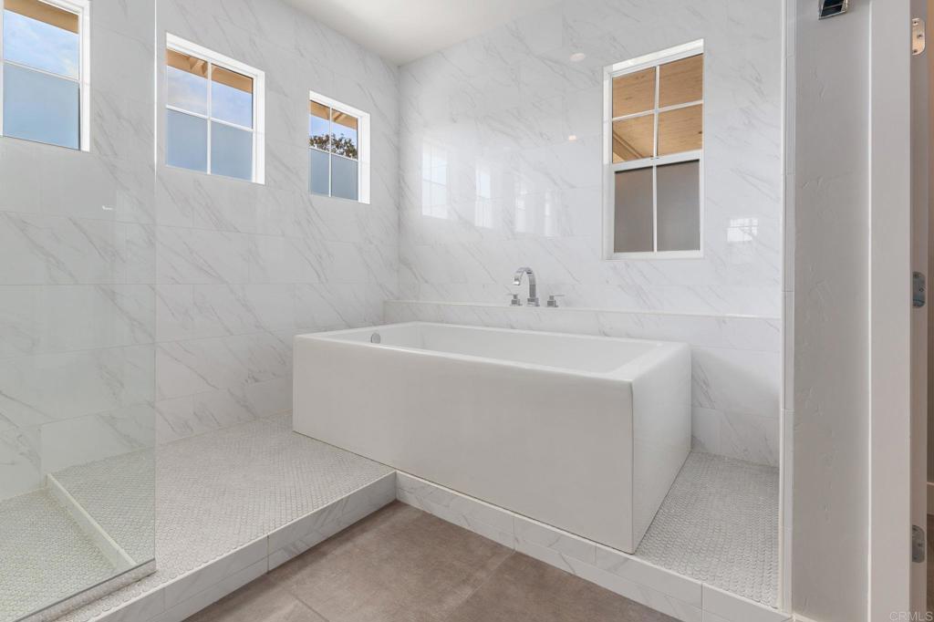 661 Jocelyn Way Encinitas, CA 92024 - Photo 15 of 21 a utility room with dryer and washer