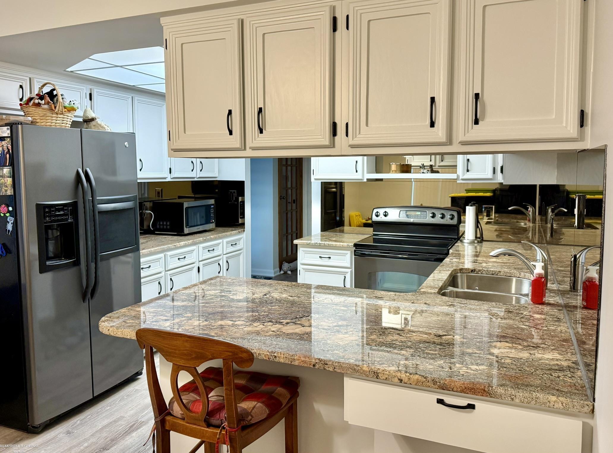 11904 East 14 Mile Road Warren, MI 48093 - Photo 19 of 46 50204104-80b6b76c-4721-4590-80ae-c362b546a07e.JPG