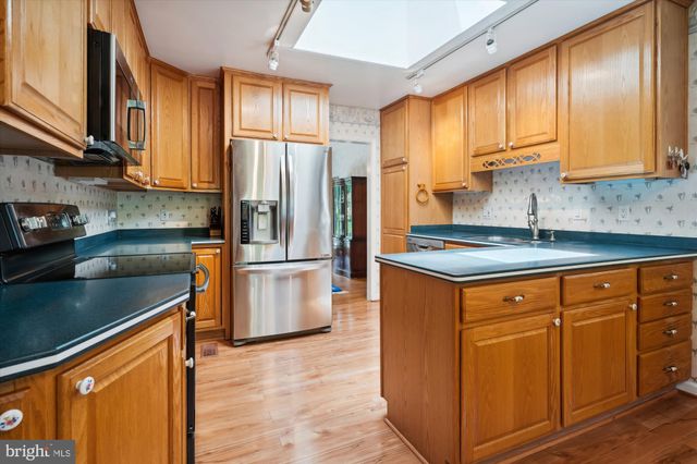 $925,000 | 8307 Kay Court, Annandale, VA 22003