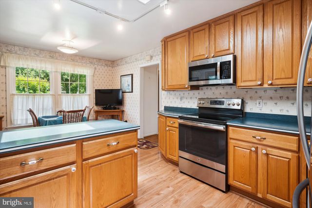 $925,000 | 8307 Kay Court, Annandale, VA 22003