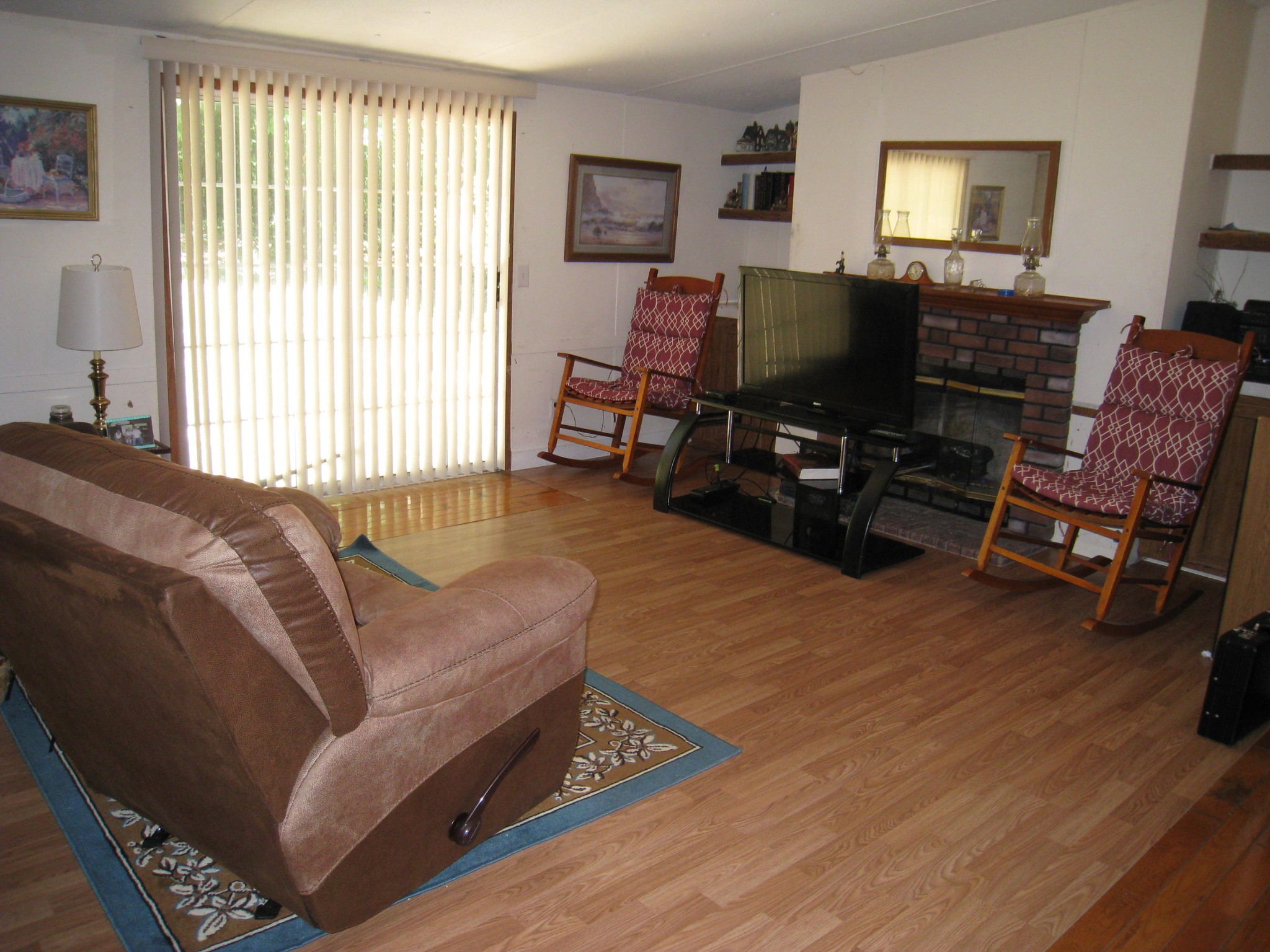59 County Road 100 Decatur, TN 37322 - Photo 3 of 12 a living room with furniture and a flat screen tv