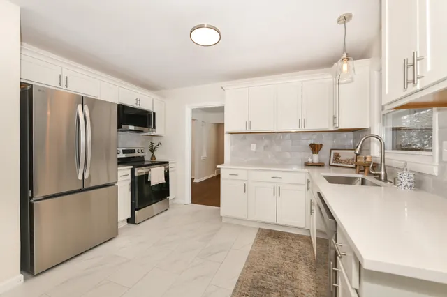 $400,000 | W131S6689 Kipling Drive, Muskego, WI 53150