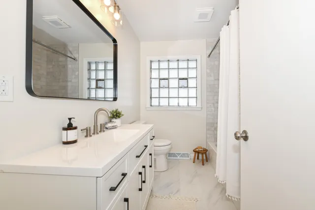 $400,000 | W131S6689 Kipling Drive, Muskego, WI 53150