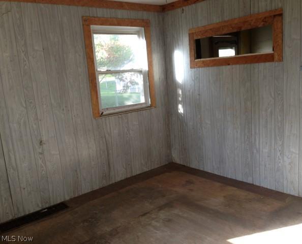 1178 Danforth Road Lakemore, OH 44312 - Photo 4 of 5
