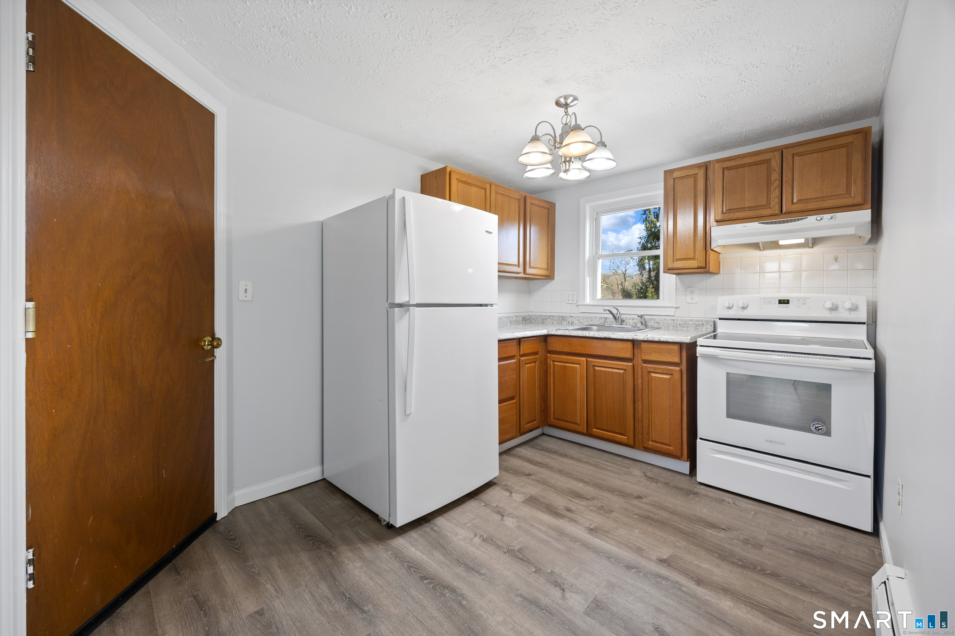 9 Guiel Place, Unit 3 Meriden, CT 06450 - Photo 6 of 17