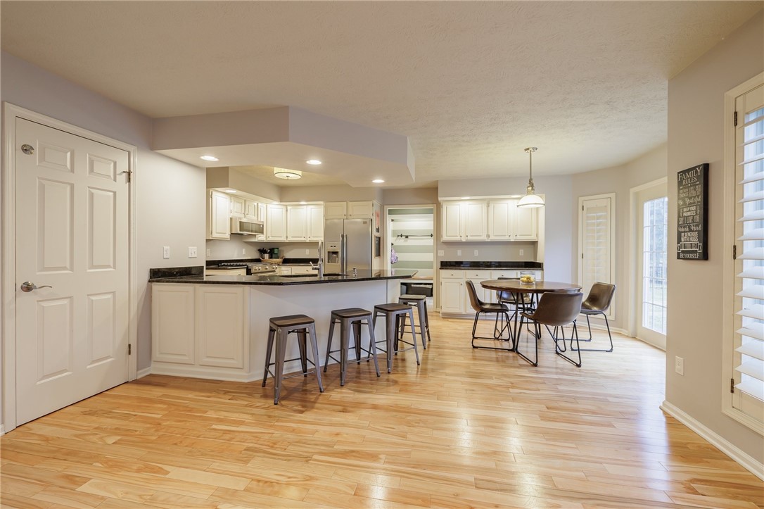 52 Valewood Run Perinton, NY 14526 - Photo 13 of 33