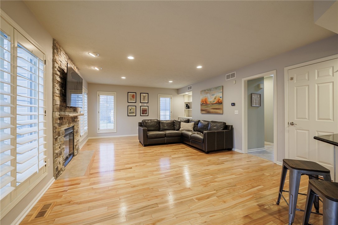 52 Valewood Run Perinton, NY 14526 - Photo 16 of 33 Hardwood Floors