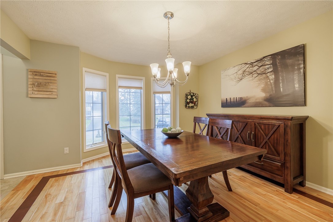 52 Valewood Run Perinton, NY 14526 - Photo 6 of 33 Dining room