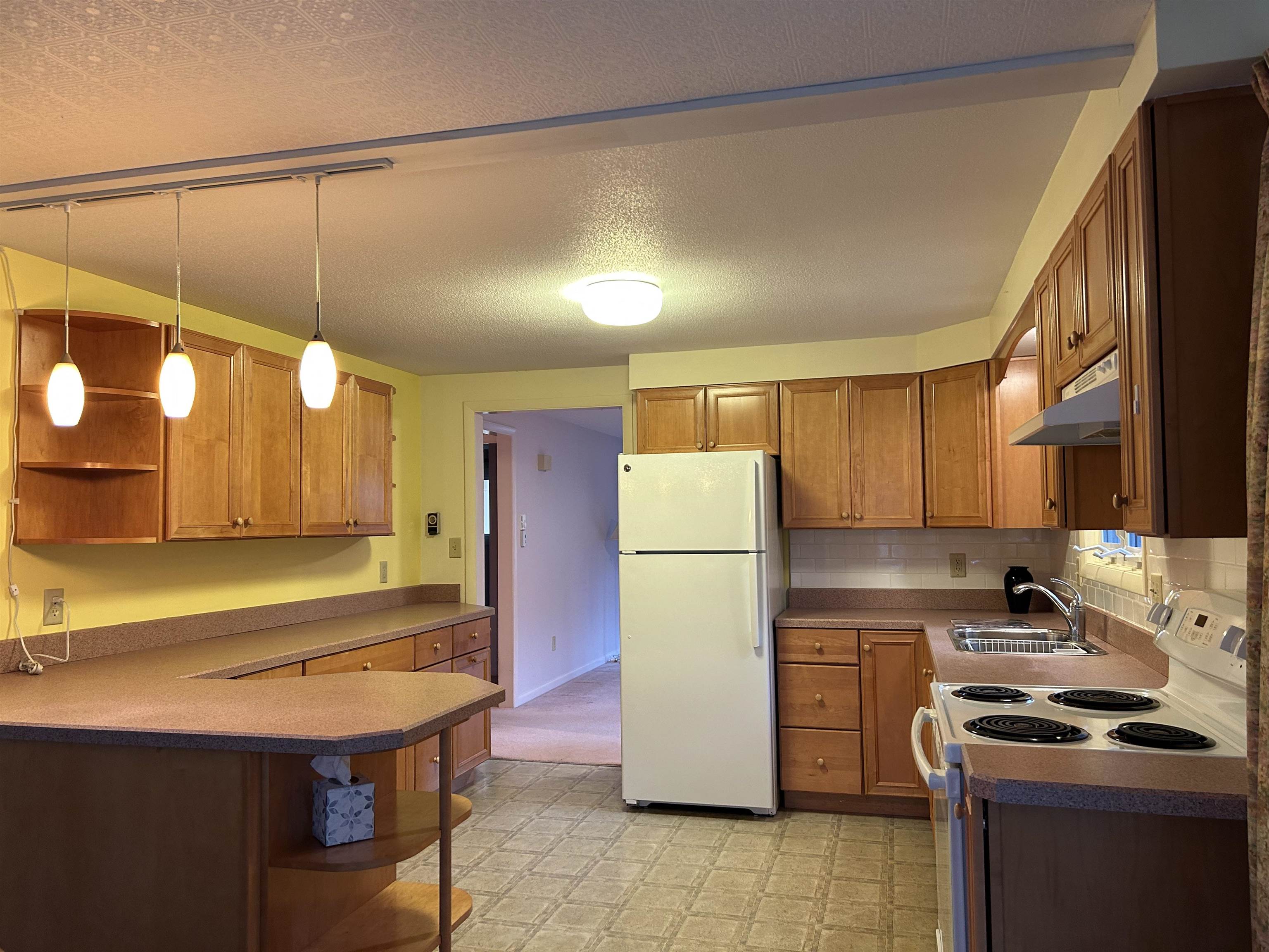 17 Amoskeag Road Concord, NH 03301 - Photo 4 of 13 Gallery Image 4