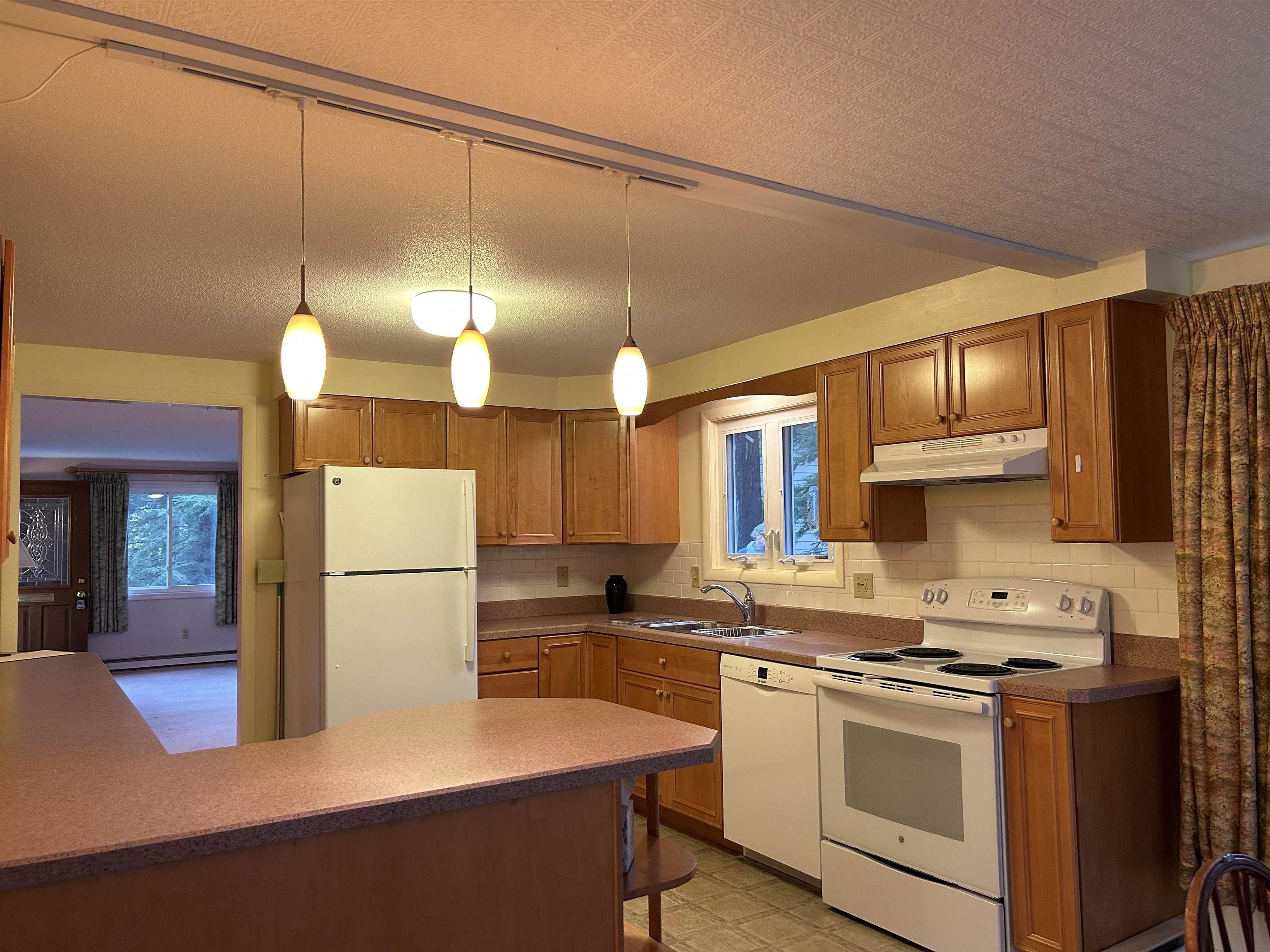 17 Amoskeag Road Concord, NH 03301 - Photo 6 of 13 Gallery Image 6