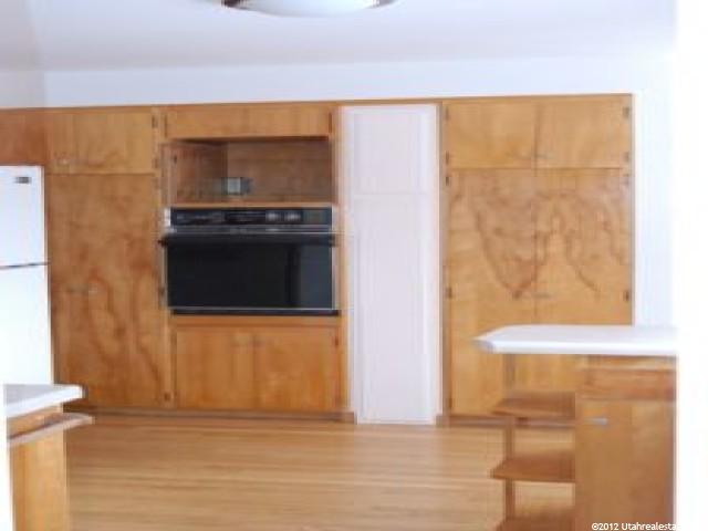 4650 East Meadow Road Salt Lake City, UT 84107 - Photo 7 of 8 Kitchen